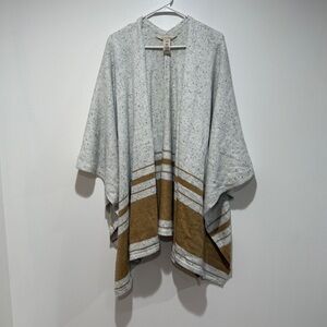 Soft Surroundings Leonnie Shawl Wrap One Size White Wool Blend Topper Poncho